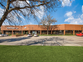 1303 Marsh Ln, Carrollton, TX for rent Building Photo- Image 1 of 12