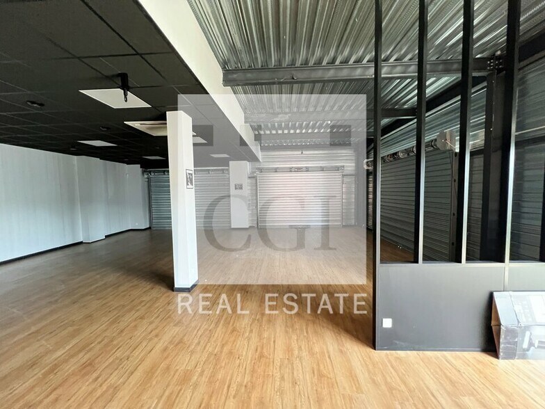 662 Rue Des Jonchères, Genay to rent - Interior Photo - Image 3 of 10