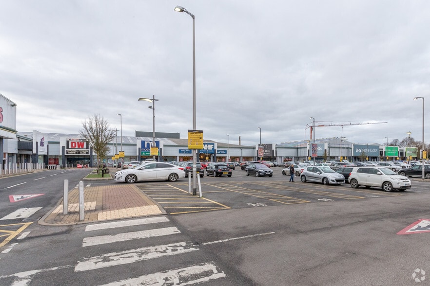 Towcester Rd, Northampton to rent - Building Photo - Image 1 of 2