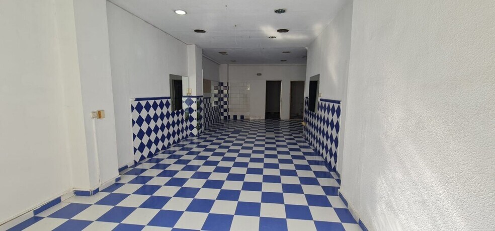 Retail in Molina de Segura for sale - Interior Photo - Image 2 of 15