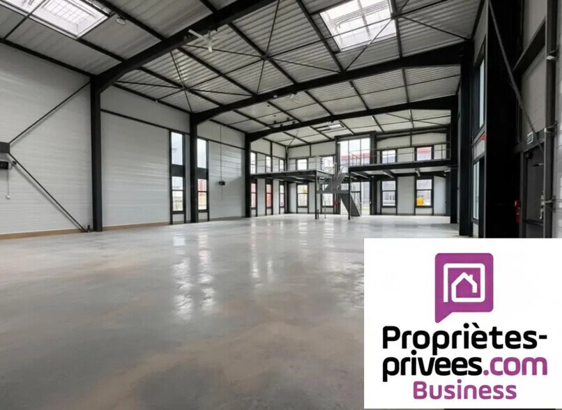 Light Industrial in Toulouse to rent - Interior Photo - Image 2 of 3