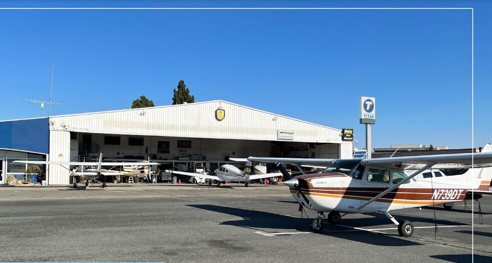 Buchanan Field Airport portfolio of 2 properties for sale on LoopNet.co.uk - Building Photo - Image 2 of 12