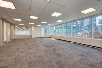 200 King St W, Toronto, ON to rent Interior Photo- Image 2 of 5