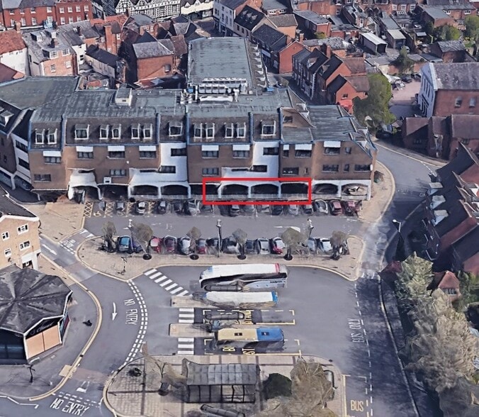 Market St, Warwick to rent - Building Photo - Image 2 of 20