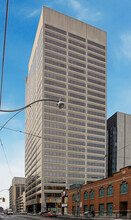 180 Dundas St W, Toronto, ON for rent Building Photo- Image 1 of 25