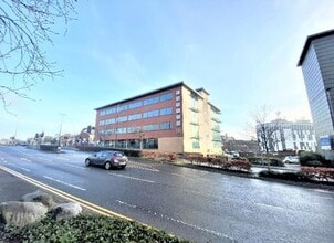 17 Preston New Rd, Blackburn to rent Building Photo- Image 1 of 5