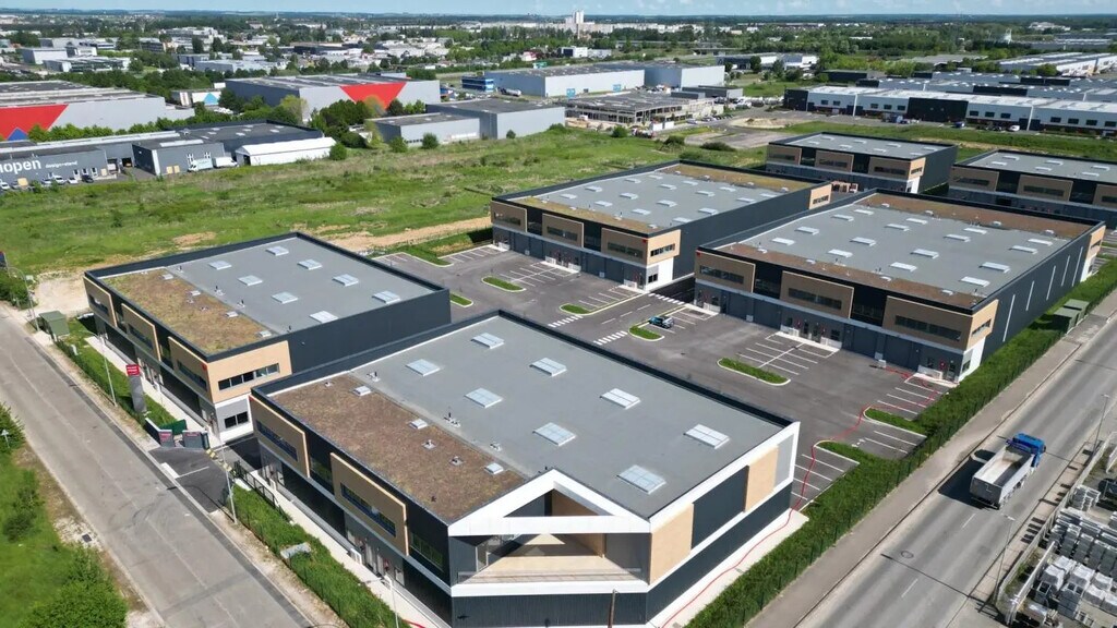 Location Entrepôt 400 m² - Photo 1