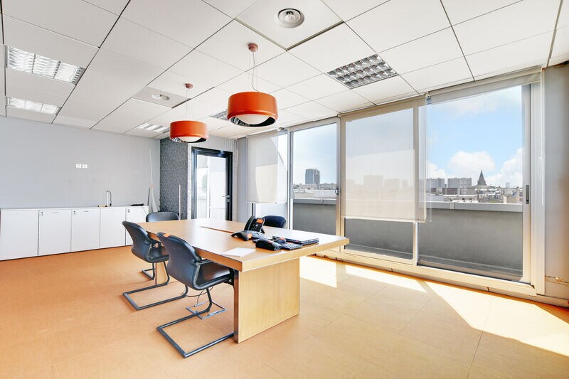 85 Rue Edouard Vaillant, Levallois-Perret to rent - Building Photo - Image 2 of 12