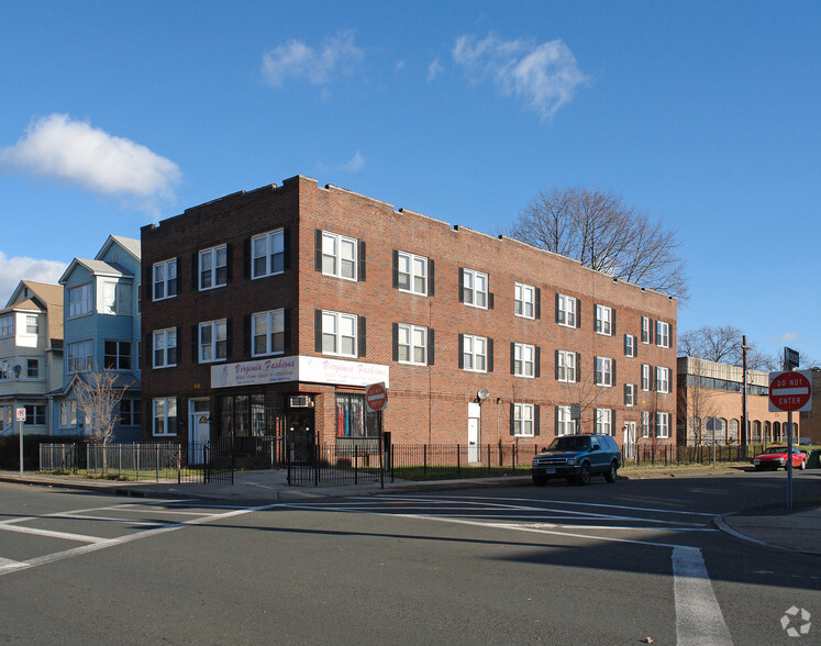 1916-1918 Broad St, Hartford, CT for rent - Building Photo - Image 1 of 13