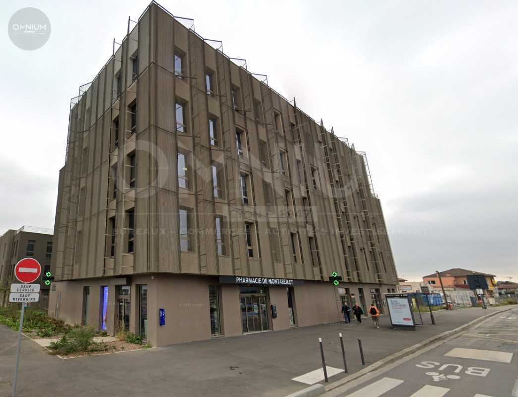 Office in Décines-Charpieu for sale Building Photo- Image 1 of 14