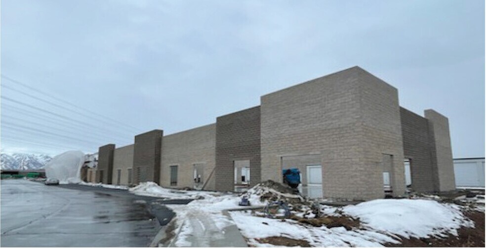 1761 S Bluffridge Dr, Syracuse 84075 UK