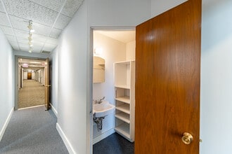 30 N Michigan Ave, Chicago, IL to rent Interior Photo- Image 2 of 6