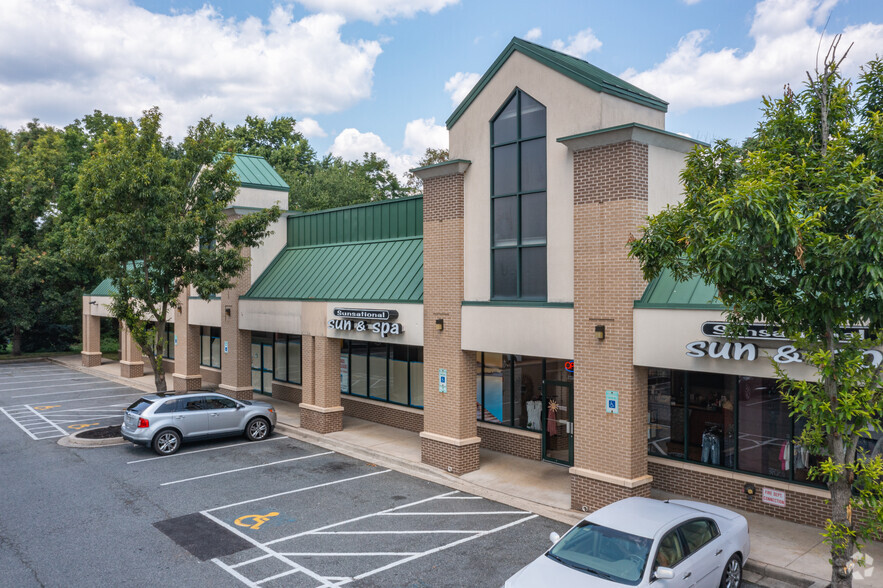 101-135 Big Elk Mall, Elkton, MD for rent - Building Photo - Image 3 of 4