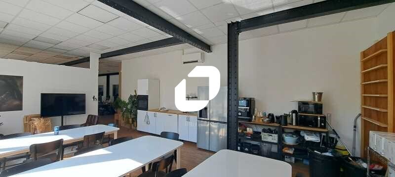 Office in Montreuil to rent Interior Photo- Image 1 of 12