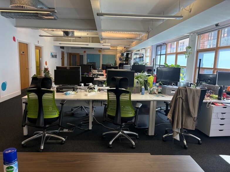 Unit C1 & C2, 22-23 Kensington St, Brighton for sale - Interior Photo - Image 3 of 8