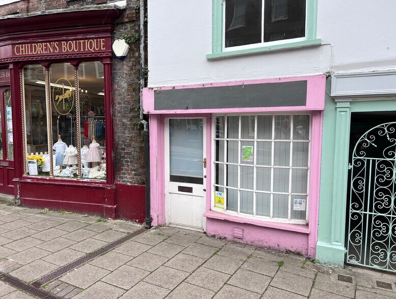 47 East St, Blandford Forum for sale - Primary Photo - Image 1 of 1