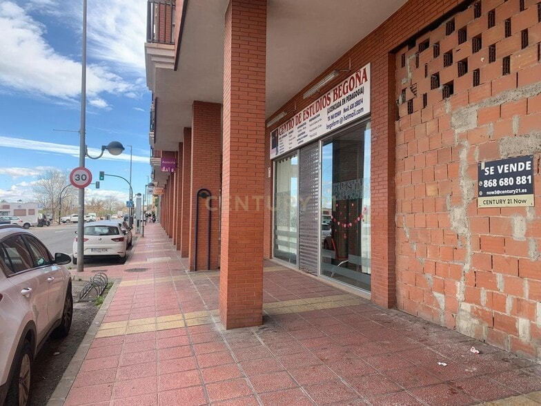 Retail in Murcia for sale - Building Photo - Image 2 of 12