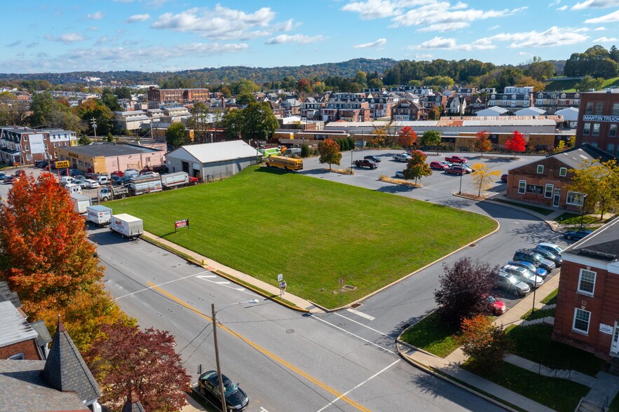 1320 W Market St, York, PA for rent - Building Photo - Image 1 of 1