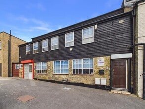25 Tapster St, Barnet to rent Building Photo- Image 1 of 5