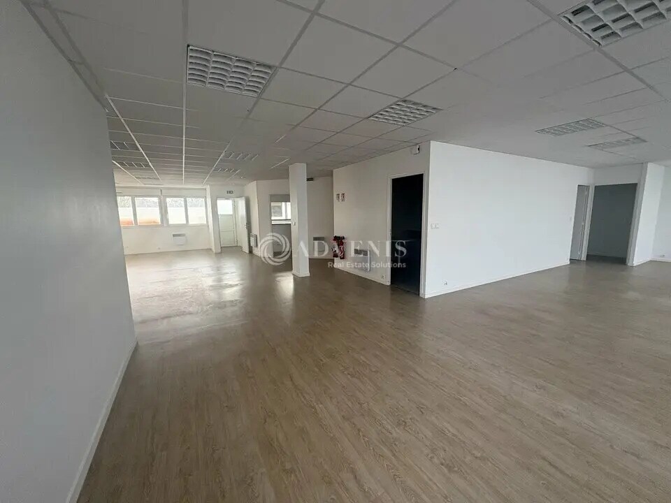 Vente Bureaux 156 m² - Photo 1