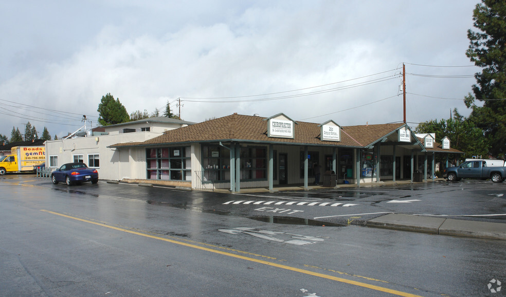 982-998 El Monte Ave, Mountain View, CA for rent - Building Photo - Image 1 of 5