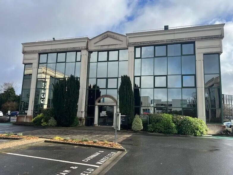 3 Avenue Du Québec, Villebon-sur-Yvette to rent - Building Photo - Image 1 of 4