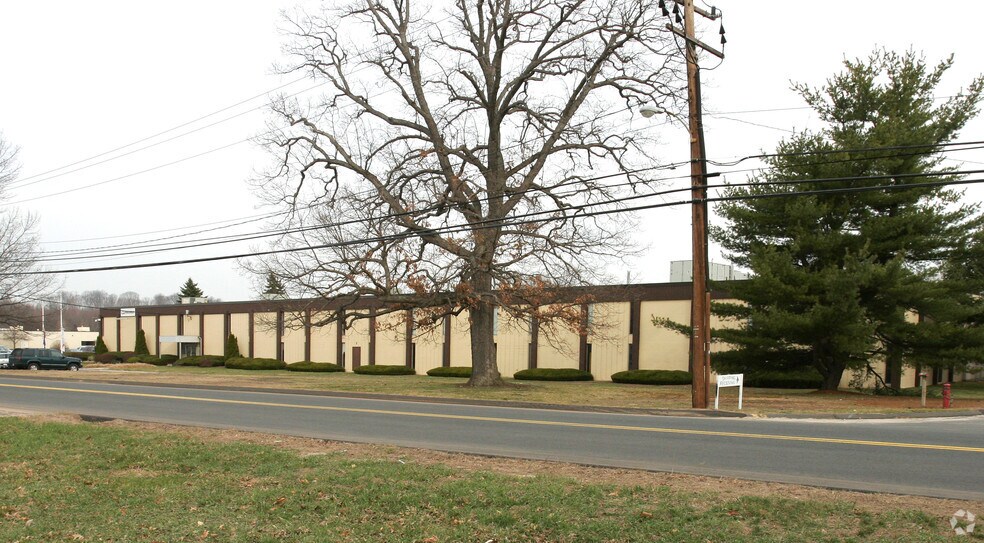 777 Brook St, Rocky Hill, CT for rent - Building Photo - Image 3 of 7