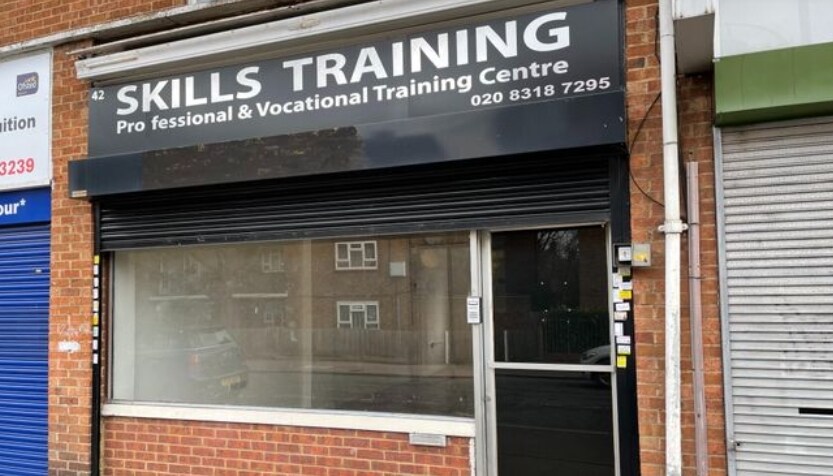 42 Camphill Rd, London for sale - Primary Photo - Image 1 of 1