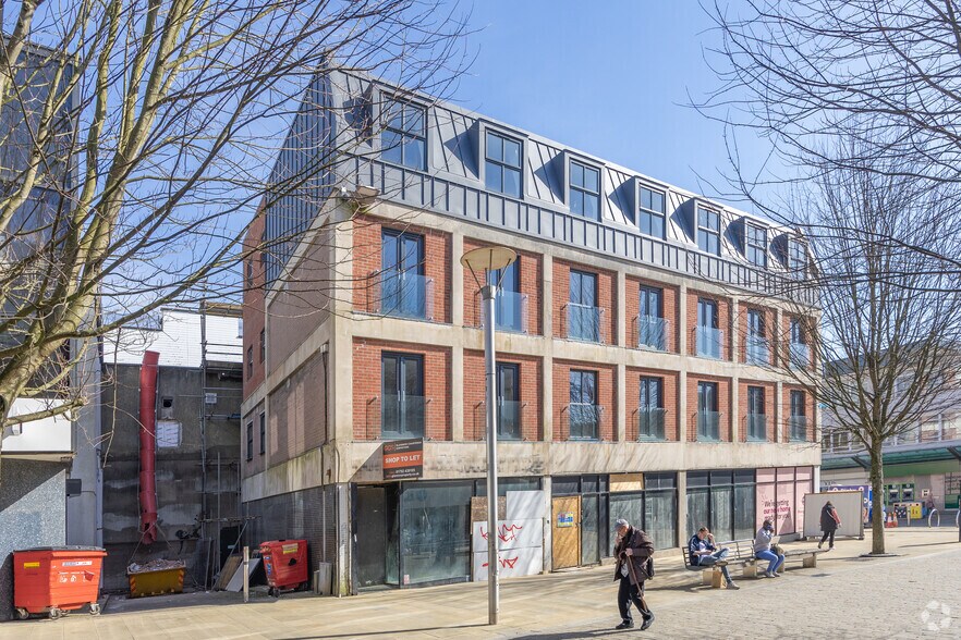 263-265 Oxford St, Swansea to rent - Building Photo - Image 3 of 4