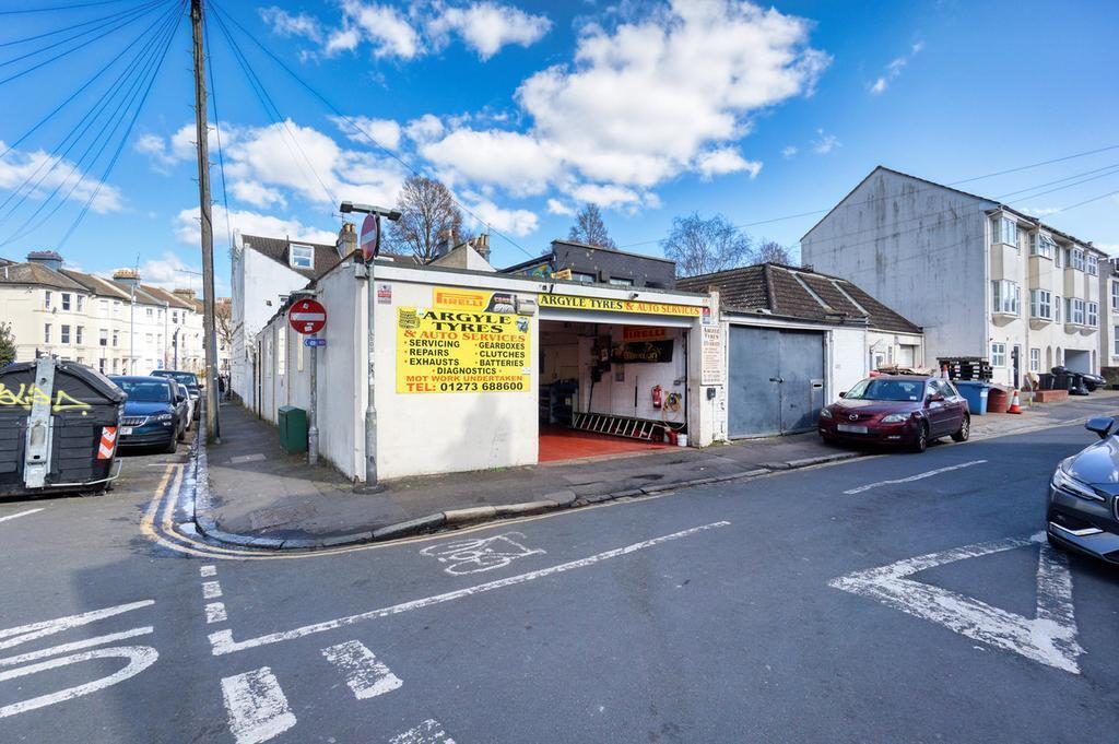 21A Campbell Rd, Brighton to rent Building Photo- Image 1 of 11