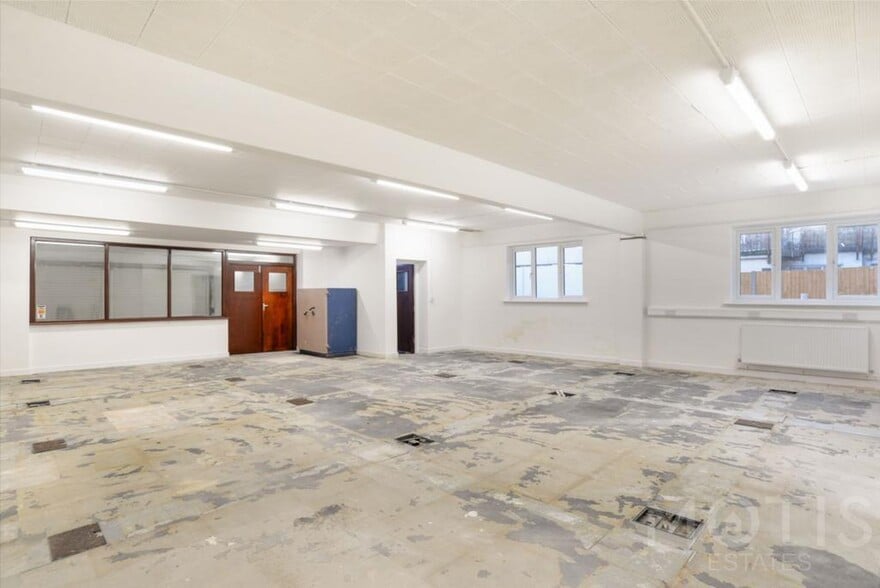 117-120 Snargate St, Dover to rent - Building Photo - Image 2 of 5