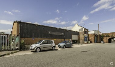 2-10 St Johns Rd, Bootle for rent Primary Photo- Image 1 of 4