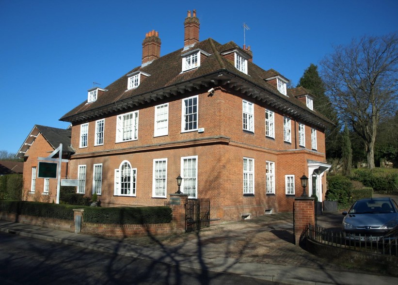 High St, Westerham for rent - Primary Photo - Image 1 of 1