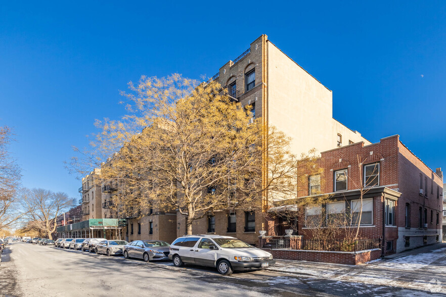 31-53 34th St, Astoria, NY for sale - Building Photo - Image 2 of 5