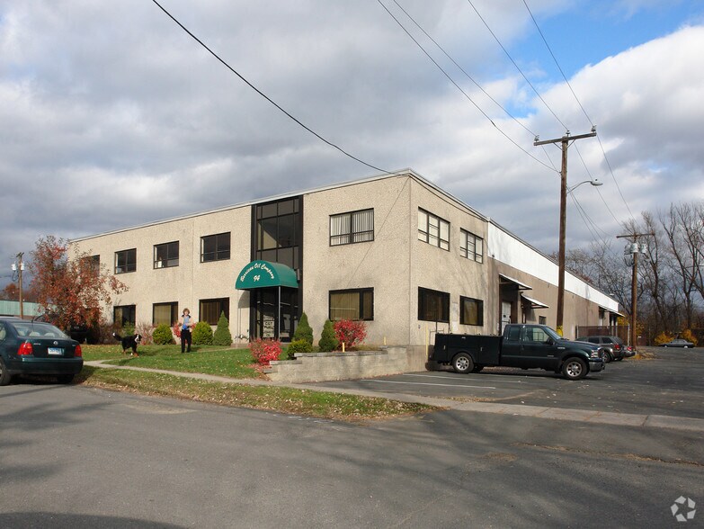 94 Reed Ave, West Hartford, CT for sale - Primary Photo - Image 1 of 1