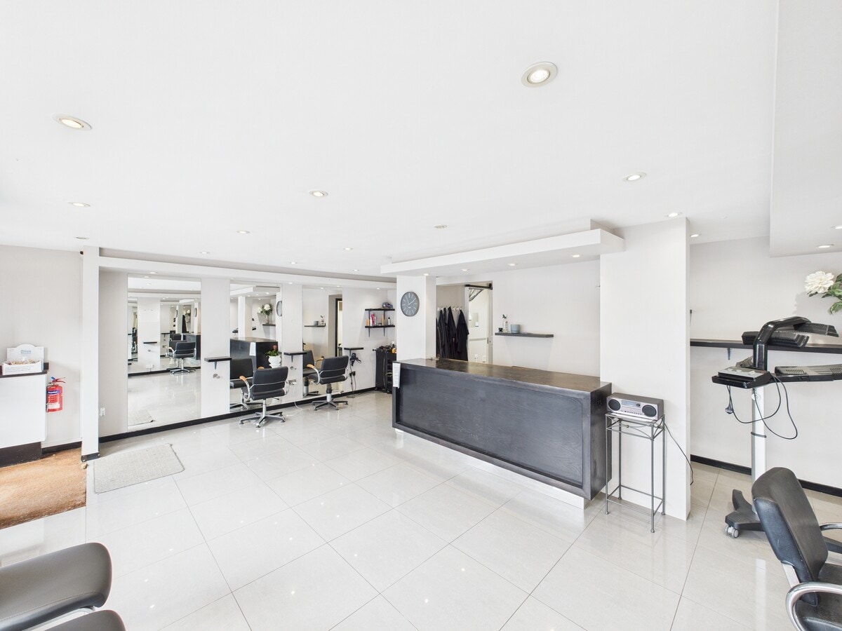 77 Dalblair Rd, Ayr, SAY KA7 1UQ - Unit No. 77 - - Interior Photo - Image 2 of 4