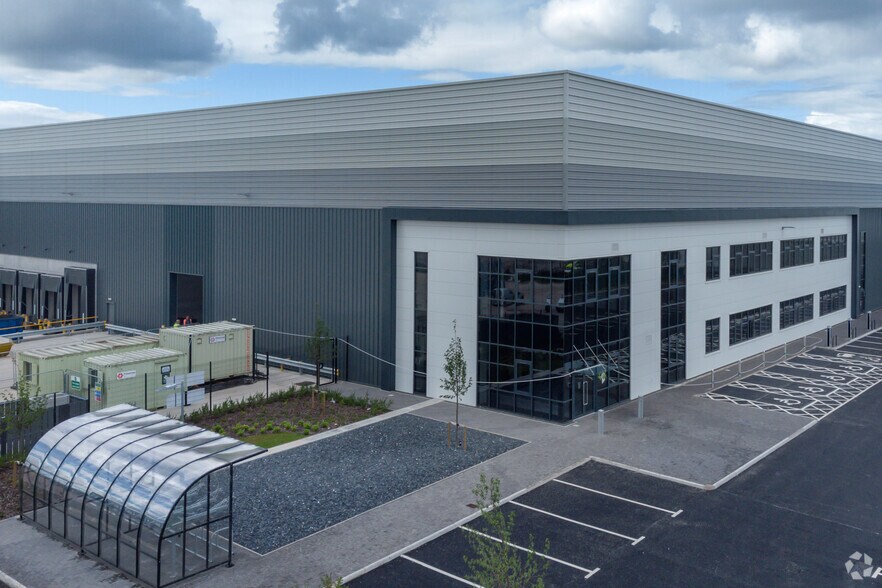 Gordon Banks Dr, Stoke On Trent to rent - Building Photo - Image 2 of 4