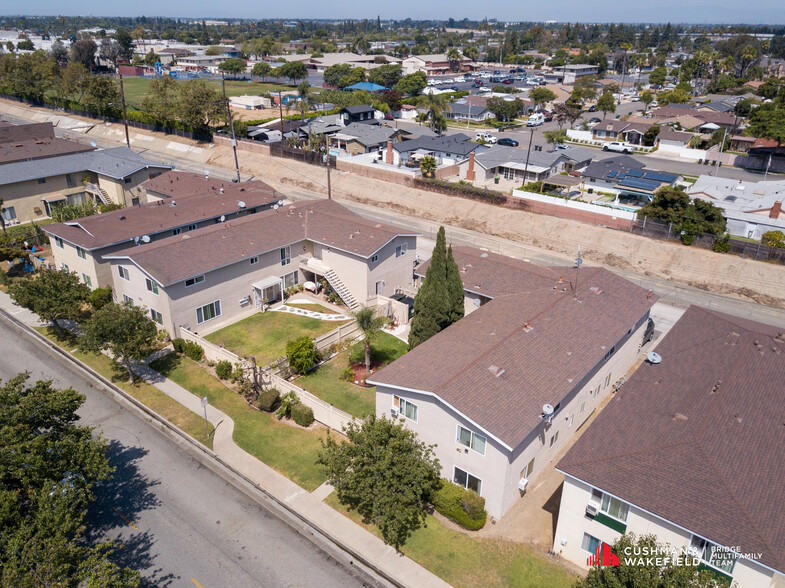 984 Mission Dr, Costa Mesa, CA for sale - Aerial - Image 2 of 19