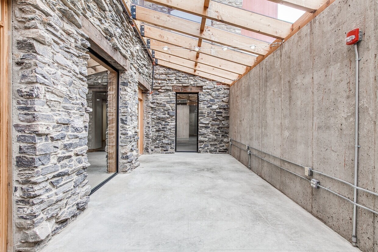 47 E South St, Frederick, MD to rent Building Photo- Image 1 of 2