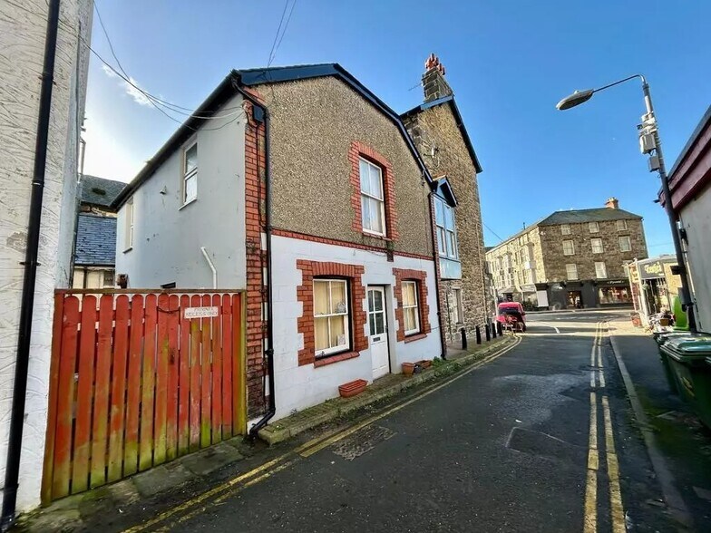 St. Annes Sq, Barmouth for sale - Building Photo - Image 2 of 5