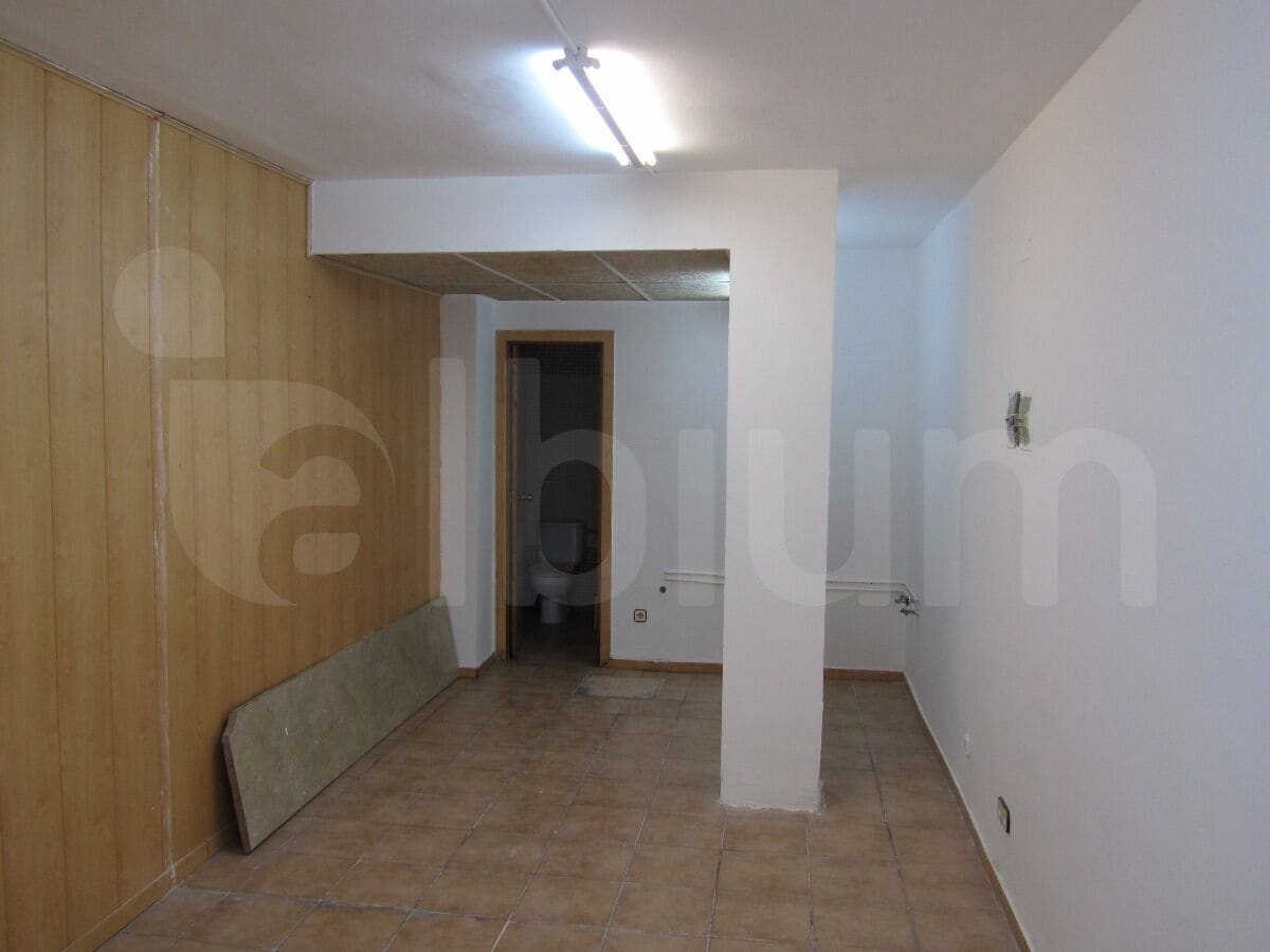 Retail in Barcelona, Barcelona to rent Interior Photo- Image 1 of 8
