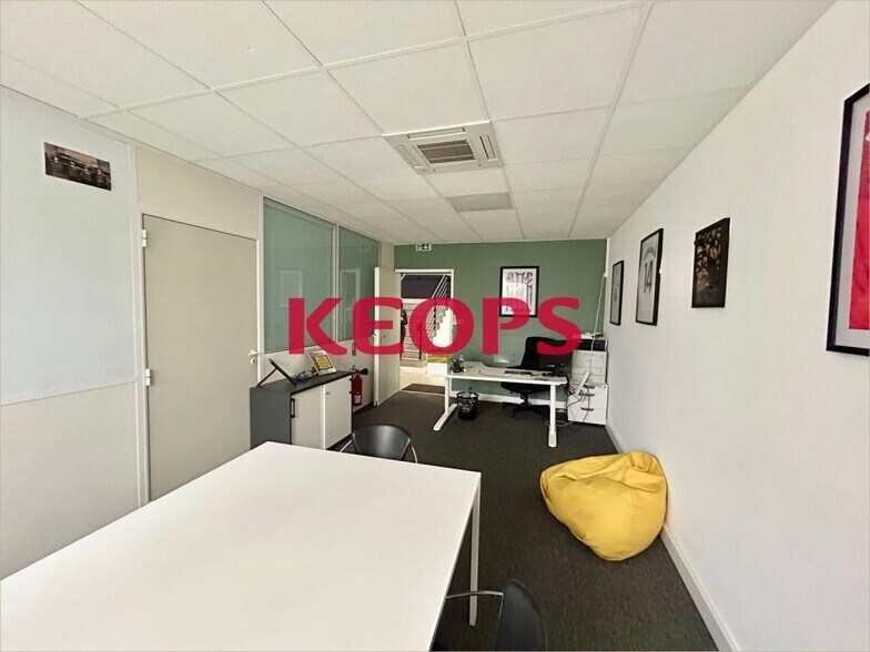 130 Rue Galilée, Labège to rent - Interior Photo - Image 3 of 24