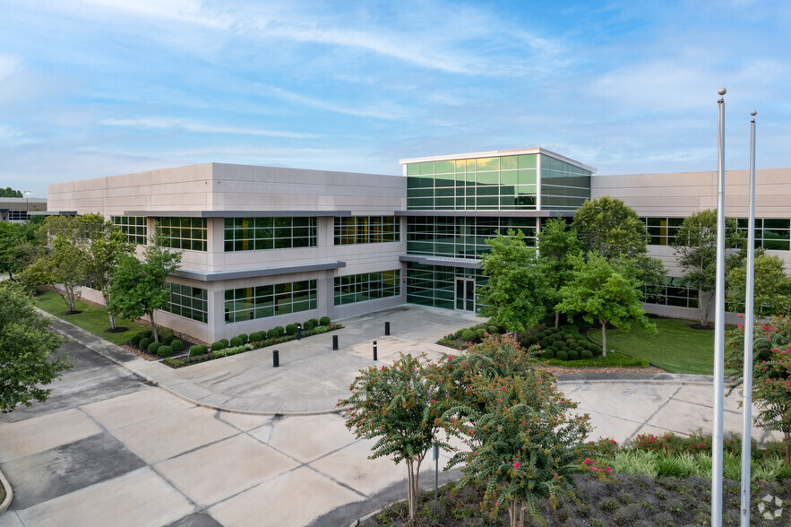 500 N Sam Houston Pky W, Houston, TX for sale - Primary Photo - Image 1 of 1