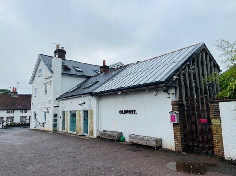 19 High St, Nutfield to rent - Building Photo - Image 2 of 3