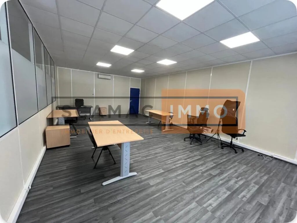 Location Bureaux 80 m² - Photo 1