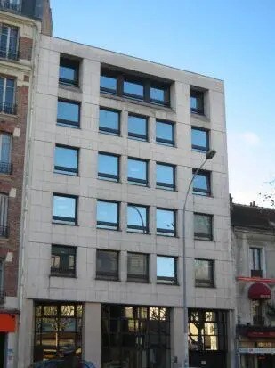 Office in Montrouge to rent - Building Photo - Image 2 of 3