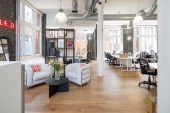 6-8 St John's Sq, London to rent Interior Photo- Image 2 of 11