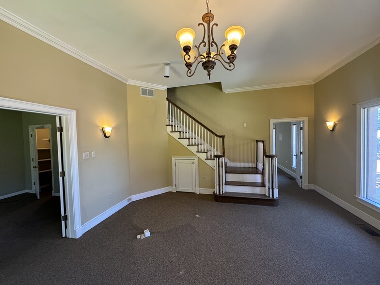 2475 E Memphis St, Hernando, MS for rent - Interior Photo - Image 2 of 11