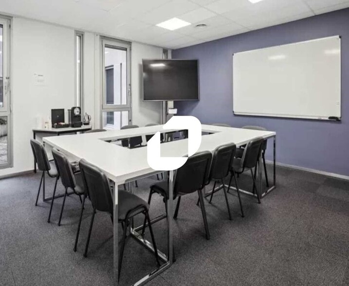 Office in Vélizy-Villacoublay to rent - Interior Photo - Image 3 of 6