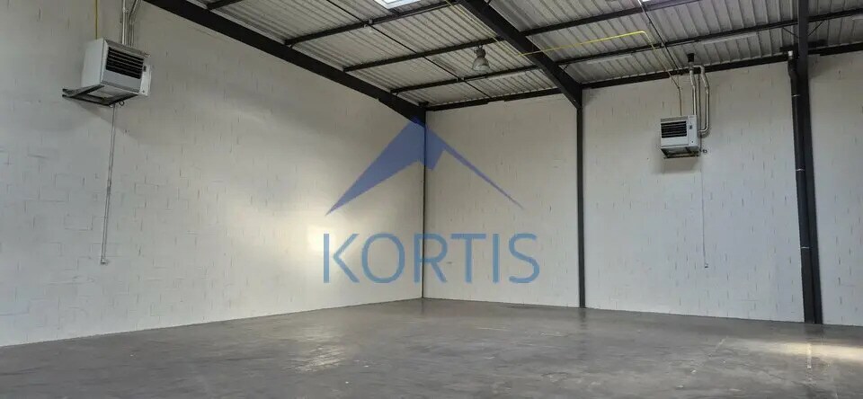 Light Industrial in Saint-Priest to rent Interior Photo- Image 1 of 10